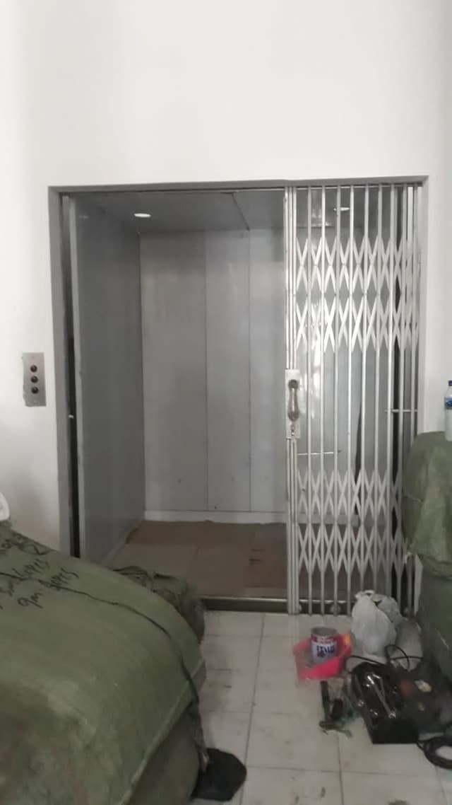 Lift Barang, 1 ton, 2 lantai.