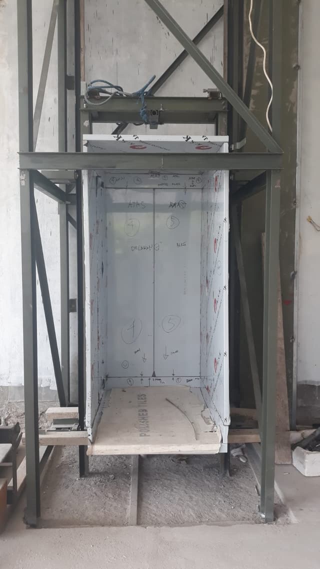 Resto Kelapa Gading, Kelapa Gading, Dumbwaiter