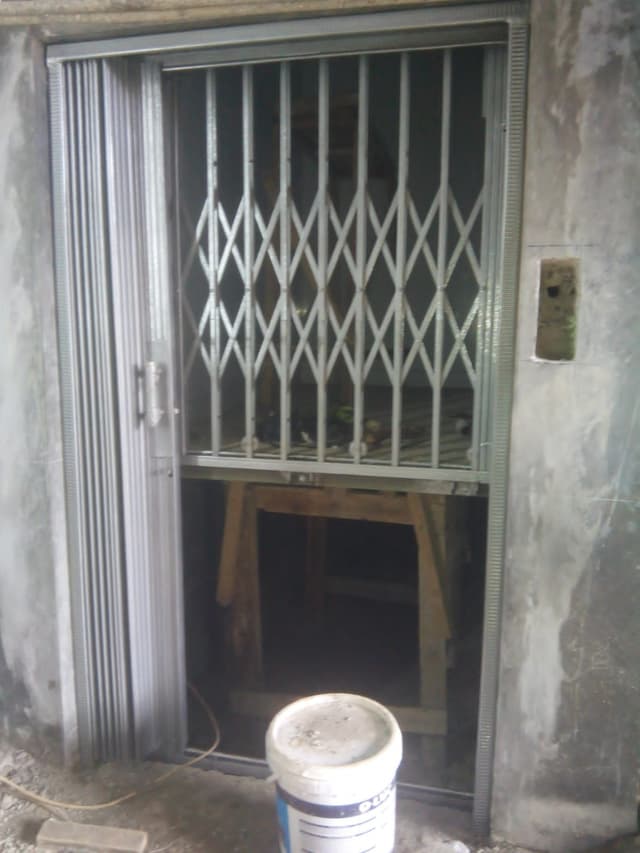 Lift Barang, Kapasitas 2 ton, 2 lantai.